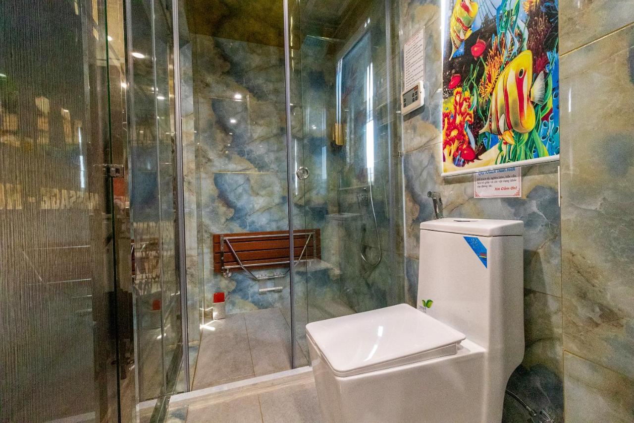 Reddoorz Premium @ Cao Thang Street Khách sạn TP. Hồ Chí Minh