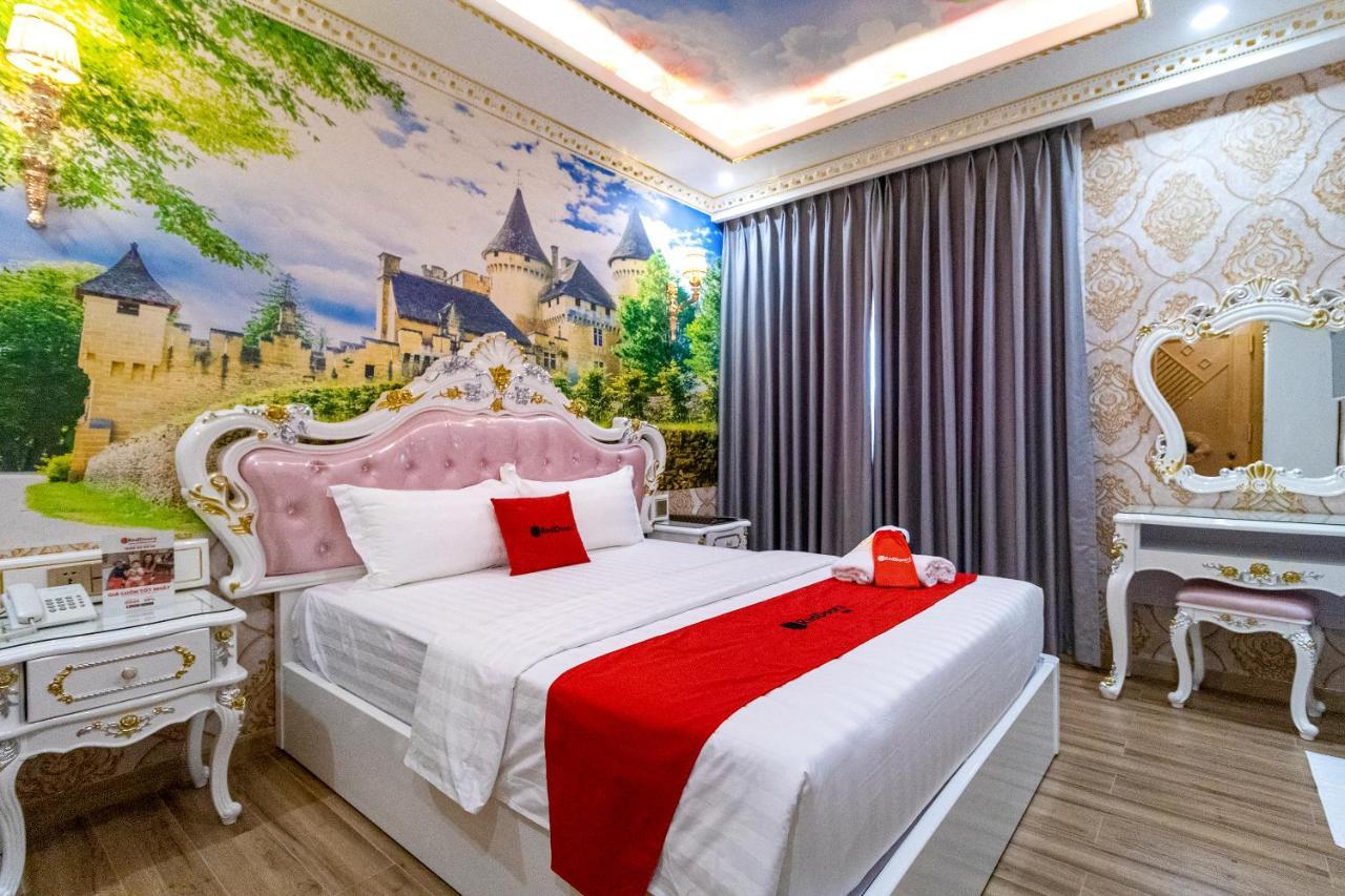 Reddoorz Premium @ Cao Thang Street Khách sạn 3*