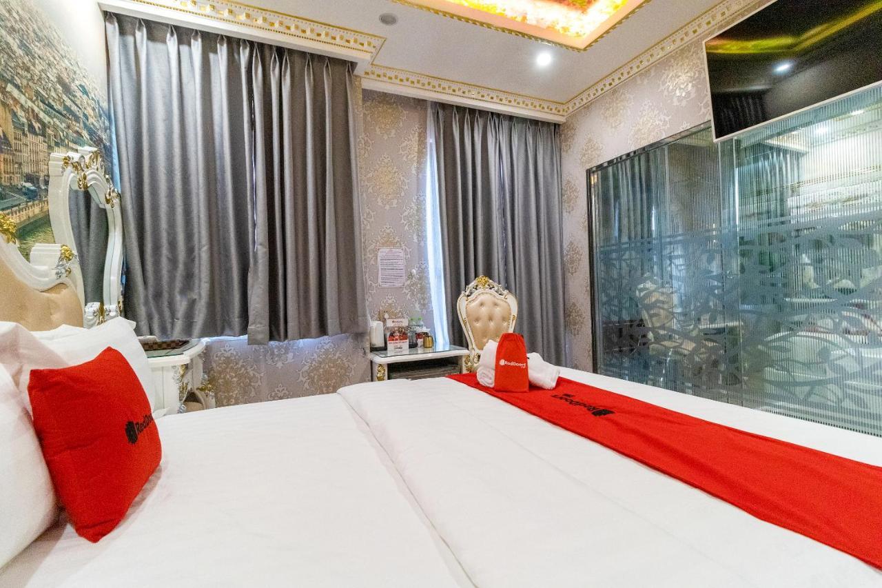 Reddoorz Premium @ Cao Thang Street Khách sạn TP. Hồ Chí Minh