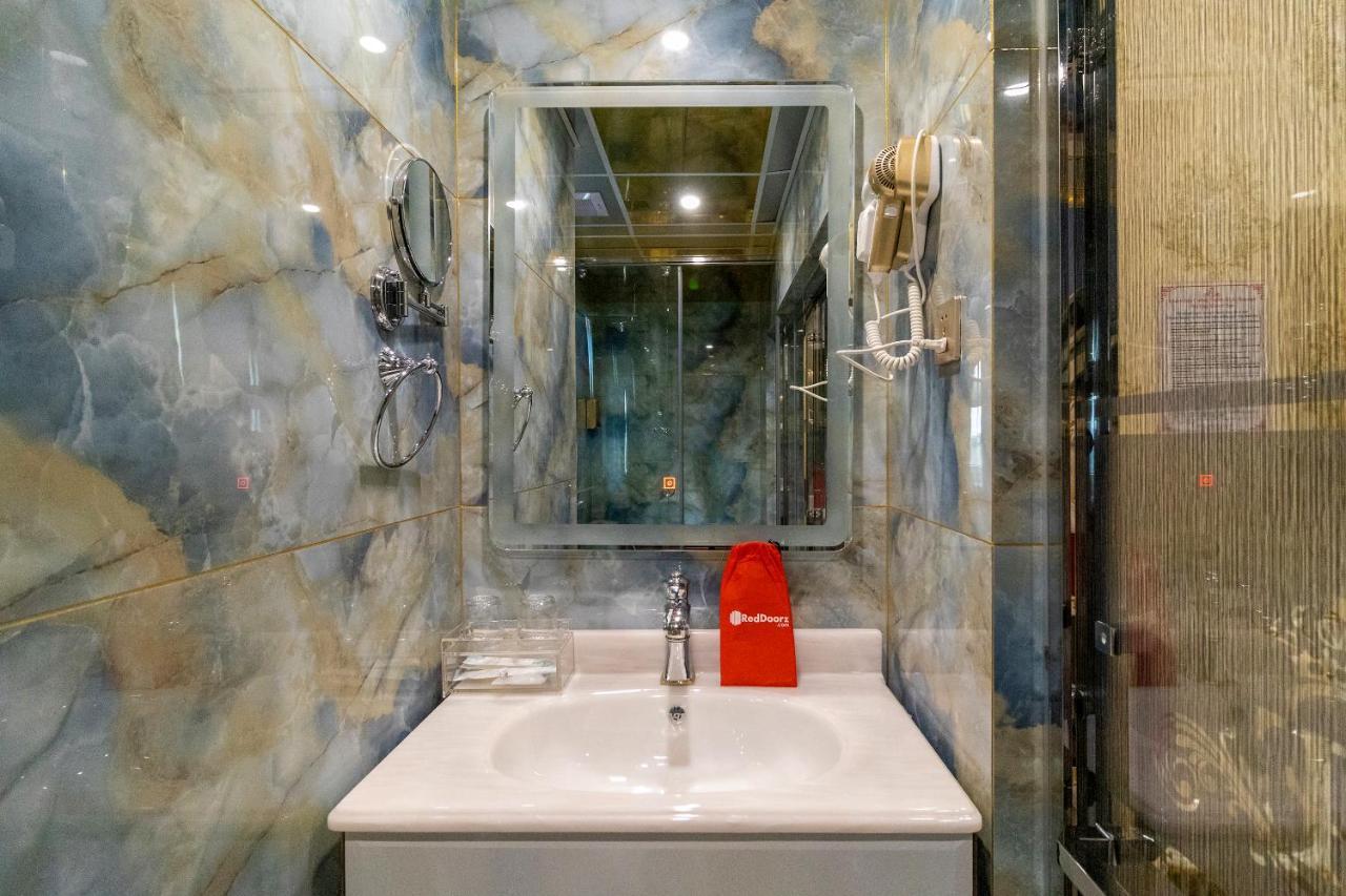 Reddoorz Premium @ Cao Thang Street TP. Hồ Chí Minh
