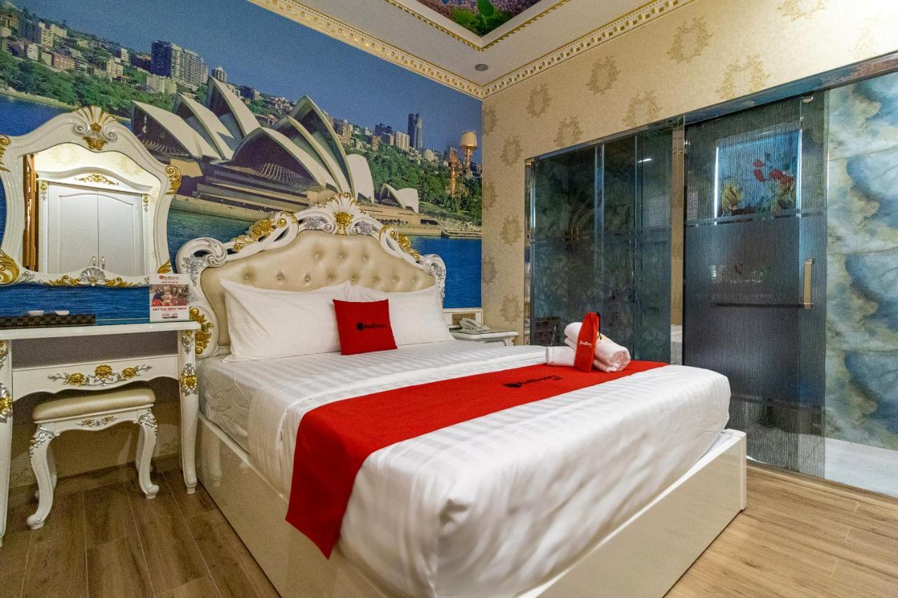 Khách sạn Reddoorz Premium @ Cao Thang Street 3*